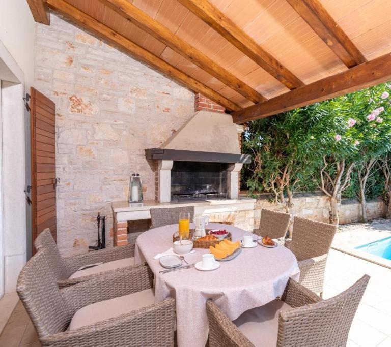 Villa Mia Lea Tar-Vabriga Екстер'єр фото